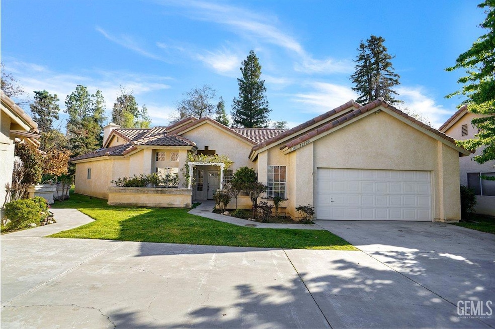 12320 Backdrop Ct, Bakersfield, CA 93306 - photo 1