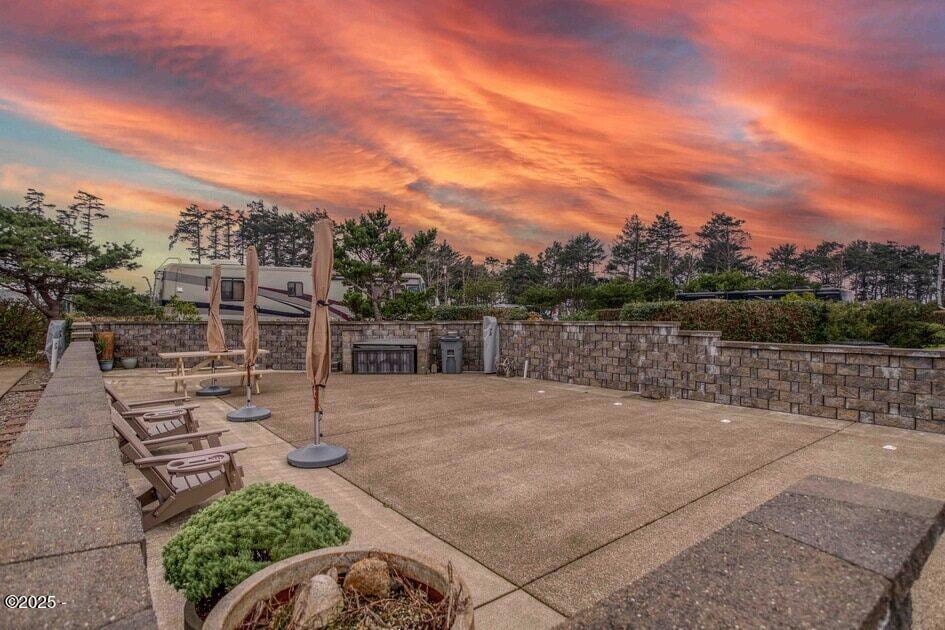 72 N Coast Hwy, Newport, OR 97365 - photo 1