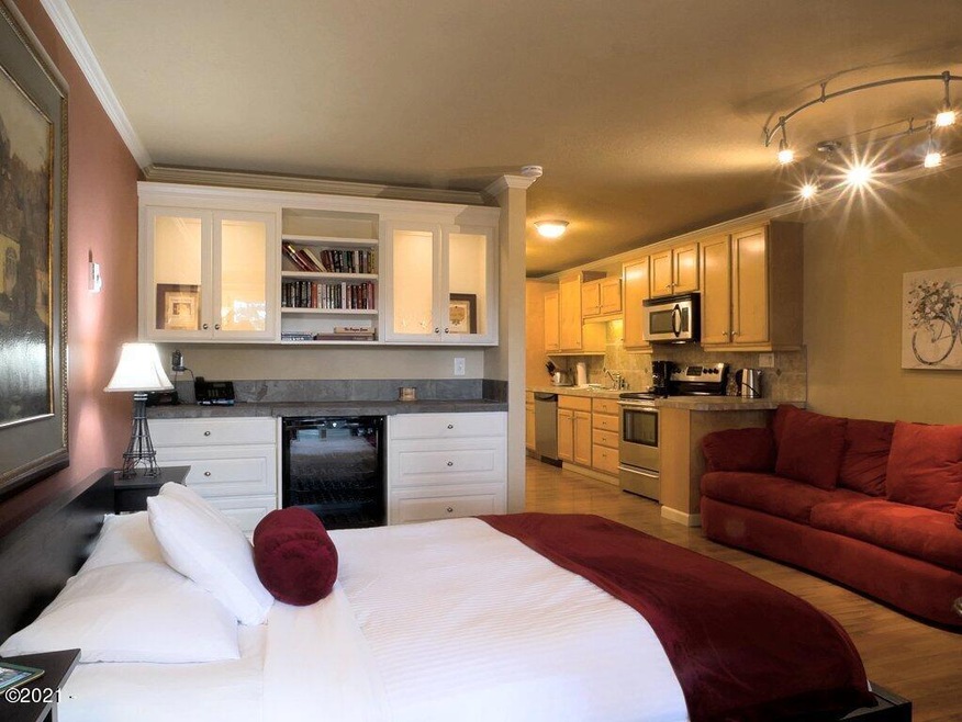 Inn at Otter Crest 302-303