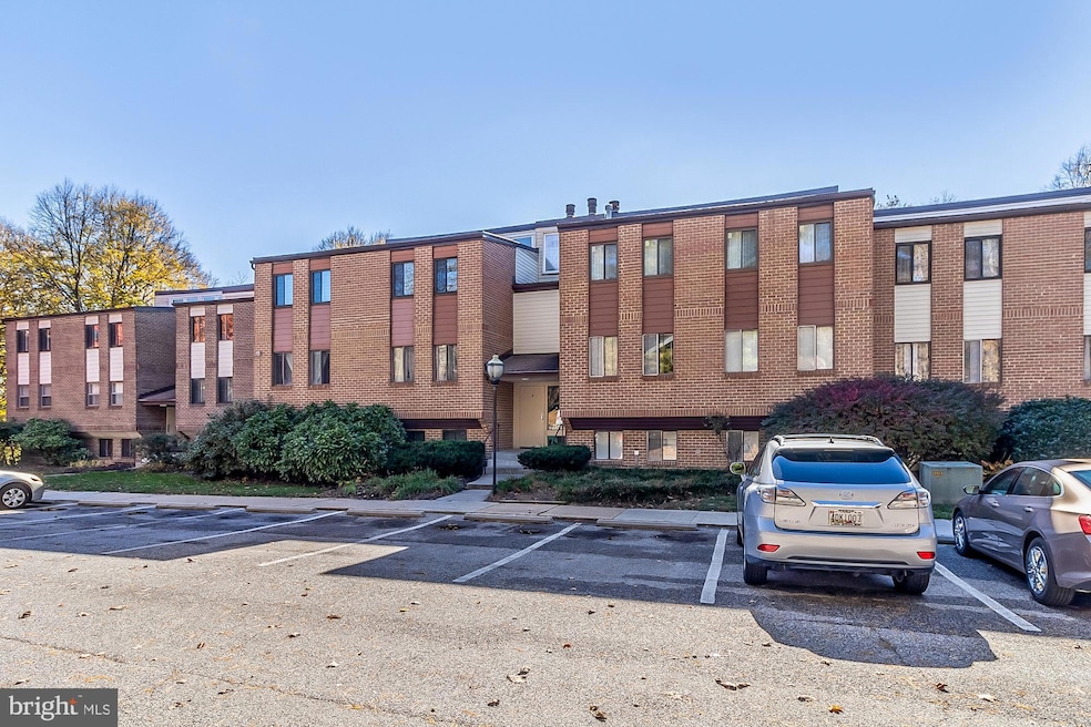 9 Suntop Ct, Baltimore, MD 21209 - photo 1