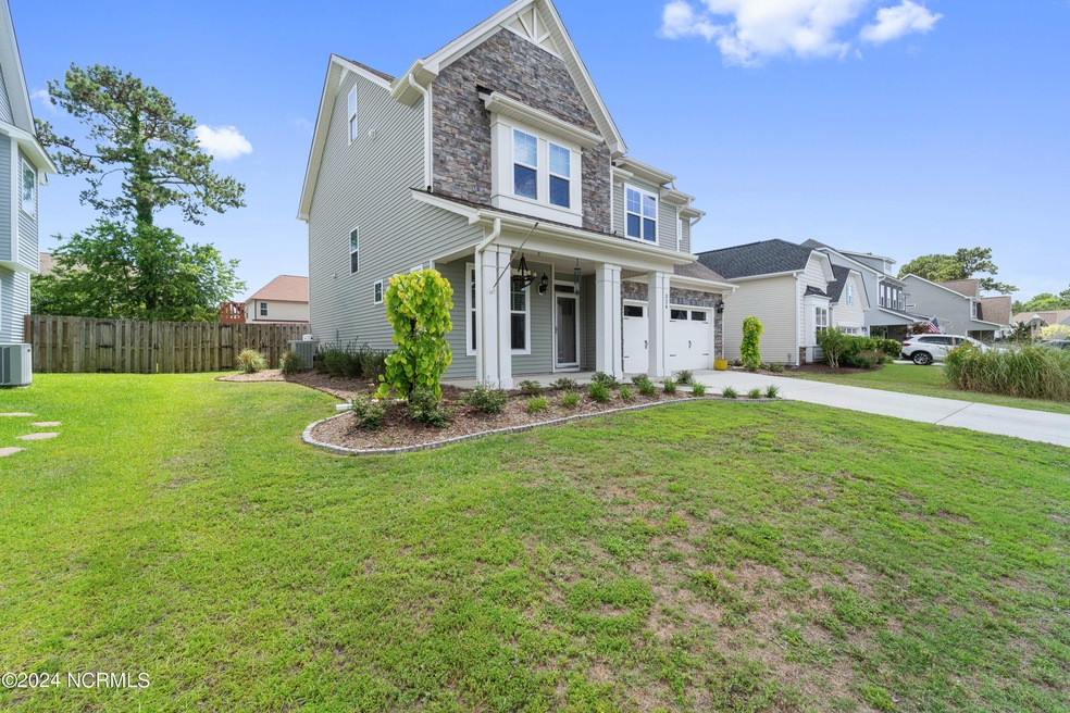 324 Belvedere -  (3)