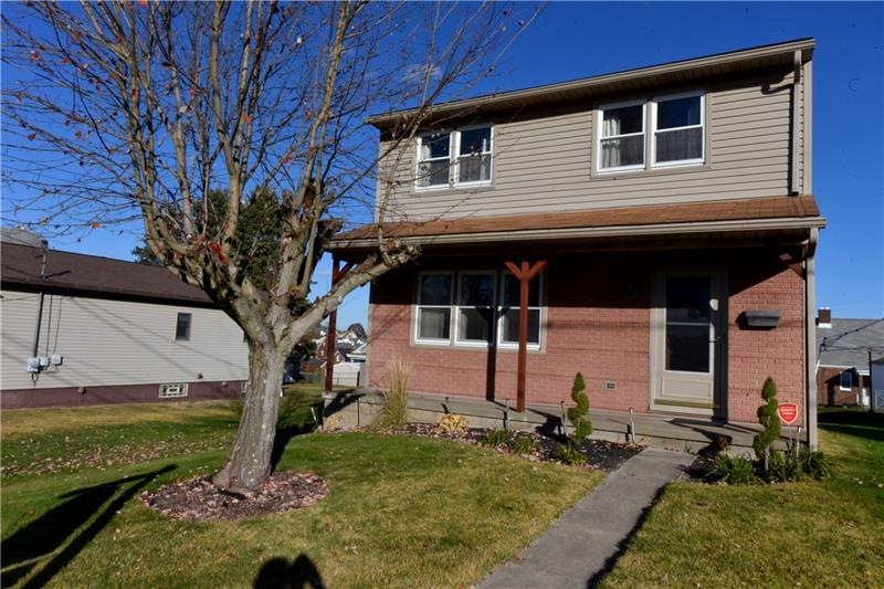 Welcome 3 Bedroom 2 Car Garage
