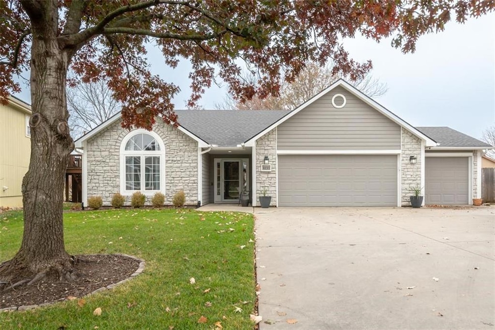 4133 Teal Dr, Lawrence, KS 66047 - photo 1