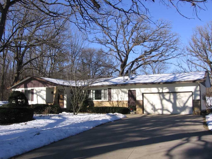 5178 Irish Ln, Fitchburg, WI 53711 - photo 1