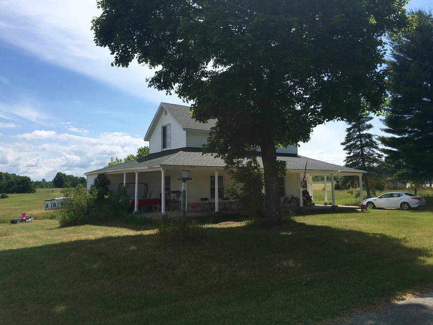 748 Summit St, Vanderbilt, MI 49795 - photo 1