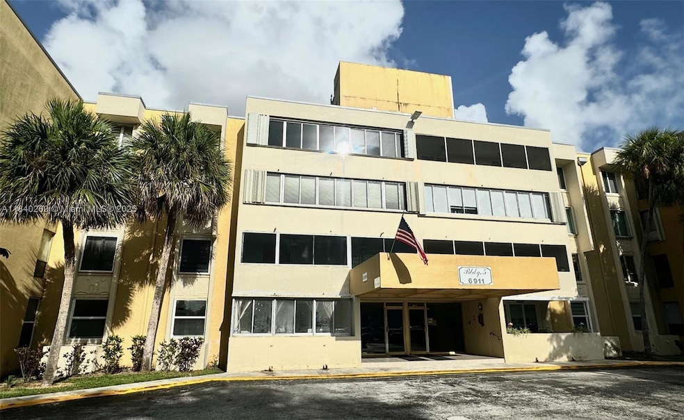 6911 SW 147th Ave unit 3C, Miami, FL 33193 - photo 1