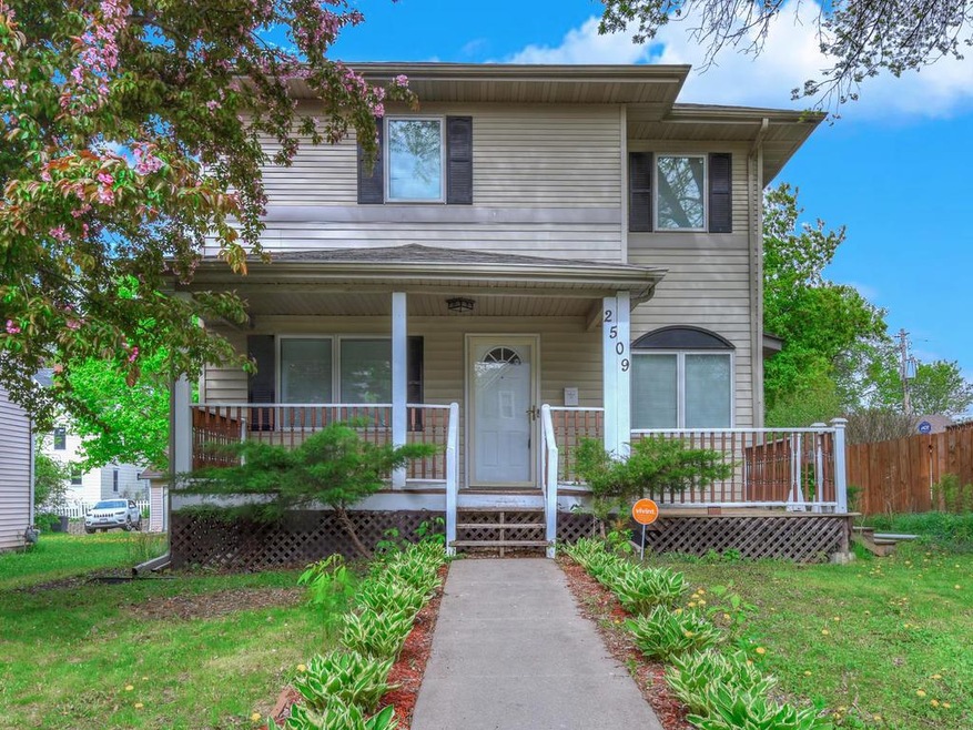 2509 Dupont Ave Minneapolis MN-020-38-Front-MLS_Si