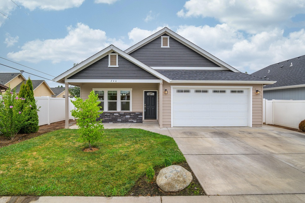 240SWMarionberryLn-003