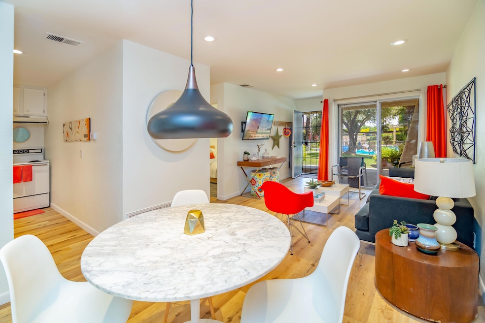 550 N Villa Ct unit 114, Palm Springs, CA 92262 - photo 1