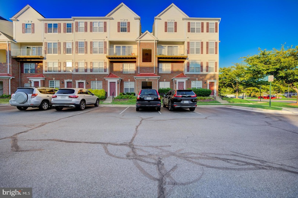 2499 Angeline Dr unit 303, Herndon, VA 20171 - photo 1