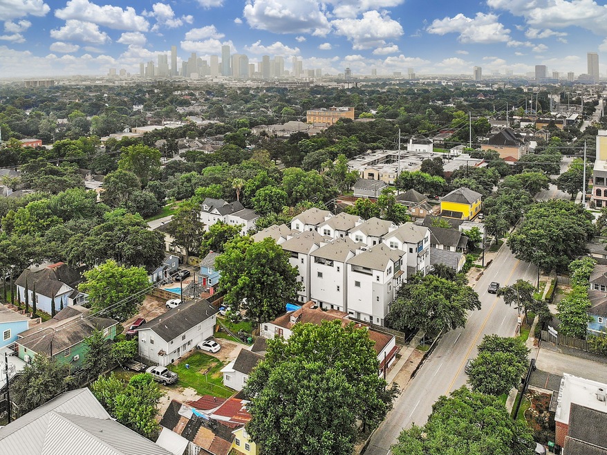 928 Yale St, Houston, TX 77008 - photo 1