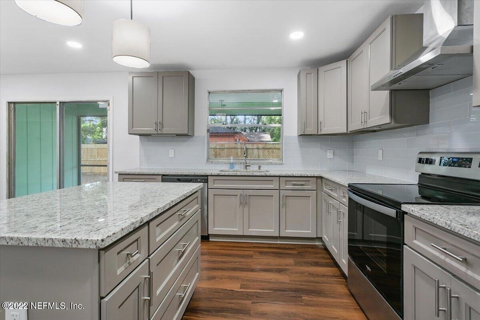 5340 Coronet Dr, Jacksonville, FL 32205 - photo 1