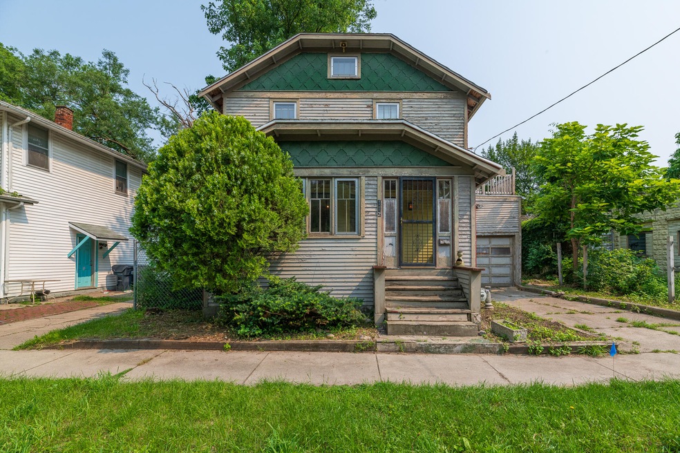 112 W Maple St-1
