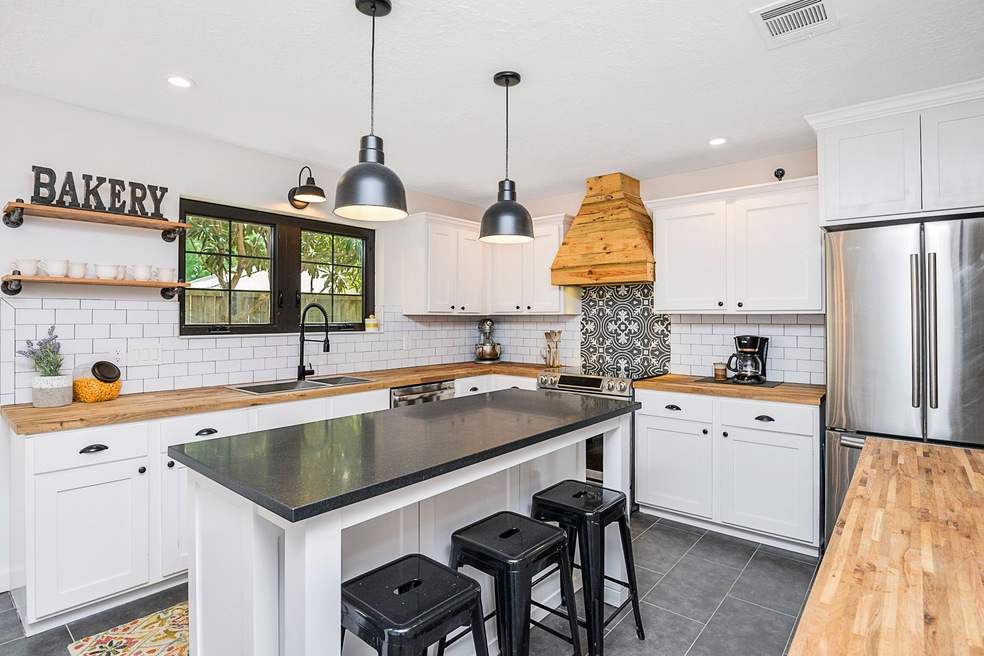 8214 Clover Gardens Dr, Houston, TX 77095 - photo 1