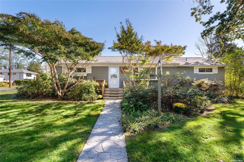 49 Commonwealth Ave, Lake Grove, NY 11755 MLS ONE3510973