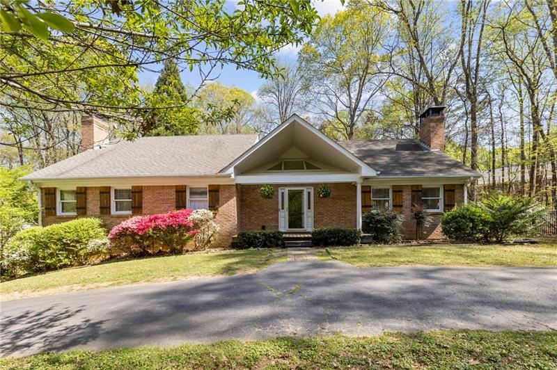 11265 Hembree Springs Dr, Roswell, GA 30076 - photo 1