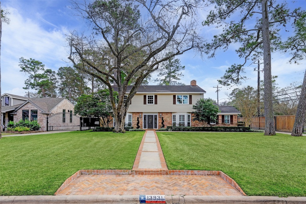 13931 Woodthorpe Ln, Houston, TX 77079 - photo 1