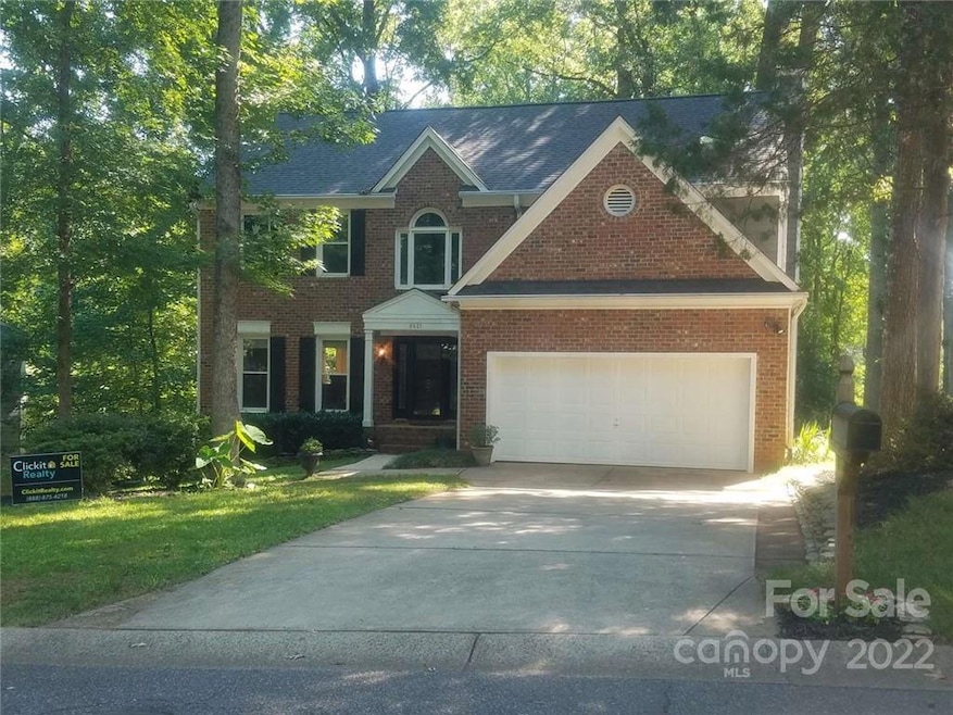 8421 Tatebrook Ln, Huntersville, NC 28078 - photo 1