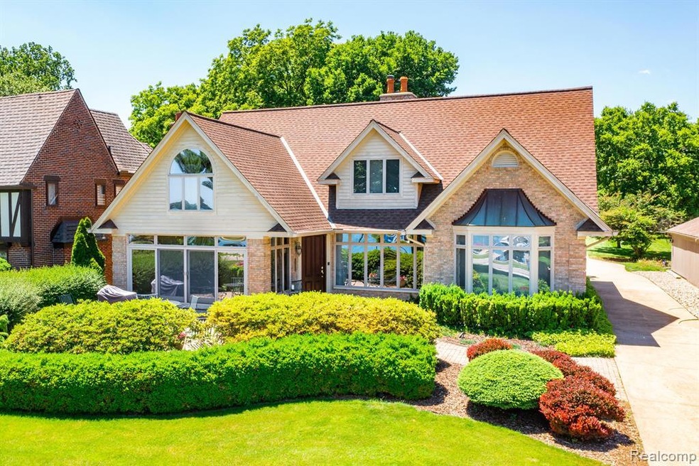 20428 East River, Grosse Ile