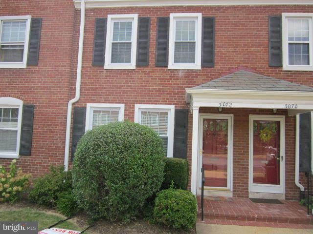 3072 S Abingdon St, Arlington, VA 22206 - photo 1