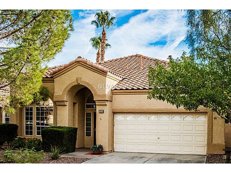 Property Photo. Spacious 3 bedroom home in Green V