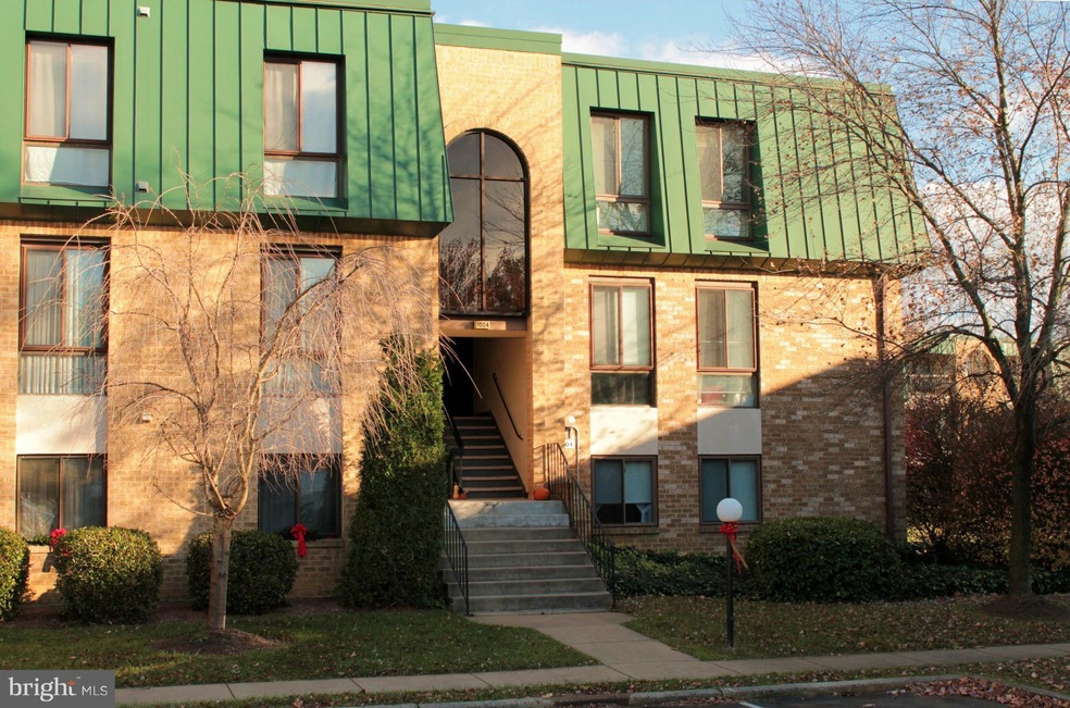 1004 Brinker Dr unit 302, Hagerstown, MD 21740 - photo 1