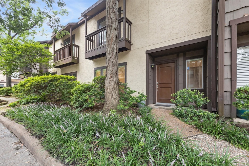 11711 Memorial Dr unit 639, Houston, TX 77024 - photo 1