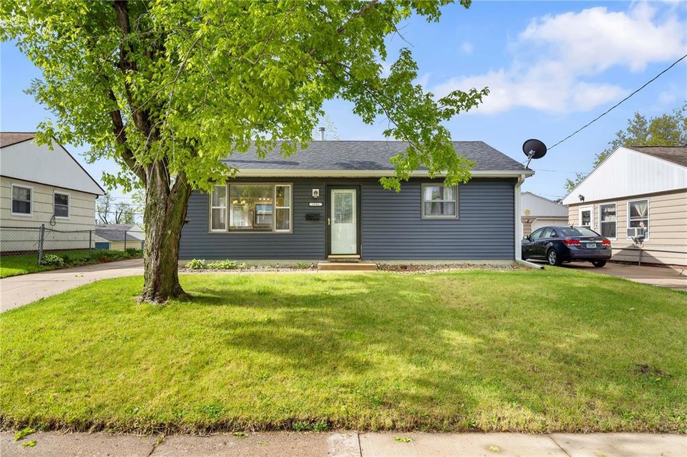 1531 10th Ave SW, Cedar Rapids, IA 52404 - photo 1