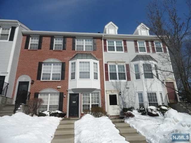 1314 Persimmon Ct, Mahwah, NJ 07430 - photo 1