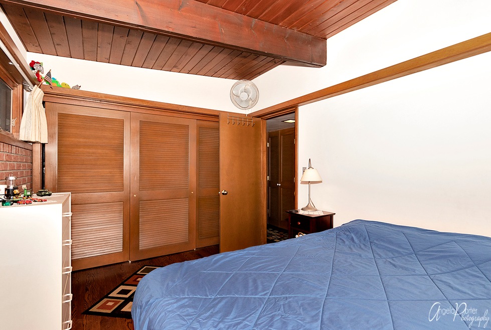 2221 W Grove Ave, Waukegan, IL 60085 - photo 1