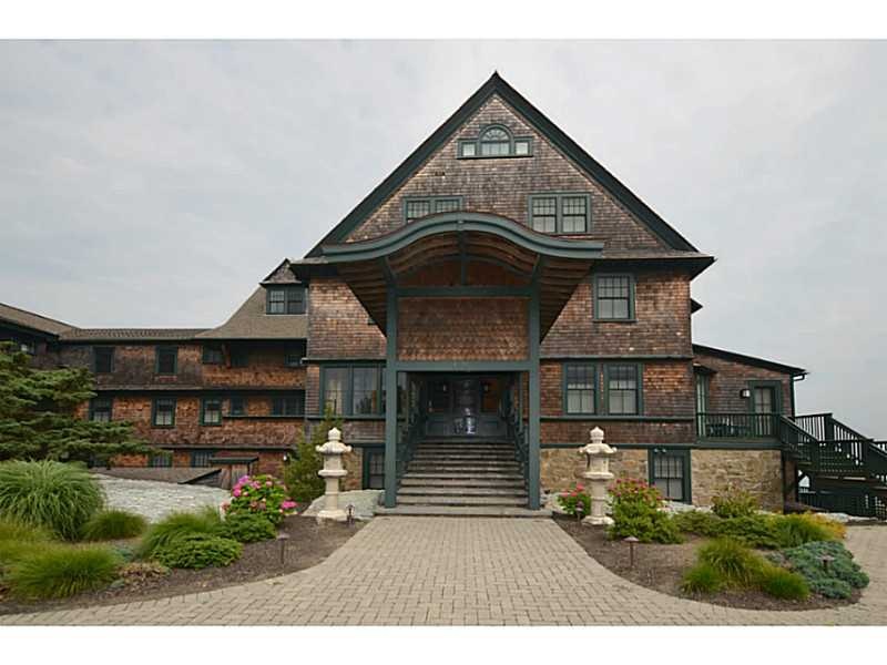 575 Tuckerman Ave unit 4, Middletown, RI 02842 - photo 1