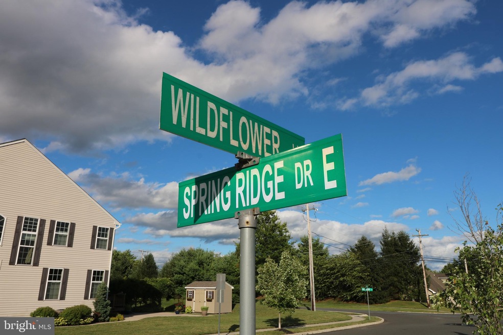 5312 Spring Ridge Dr E, Macungie, PA 18062 - photo 1