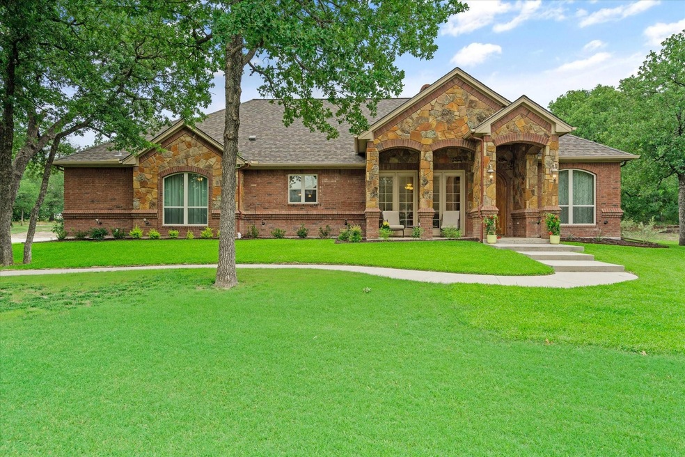 109 Preston Oaks Ct, Azle, TX 76020 - photo 1