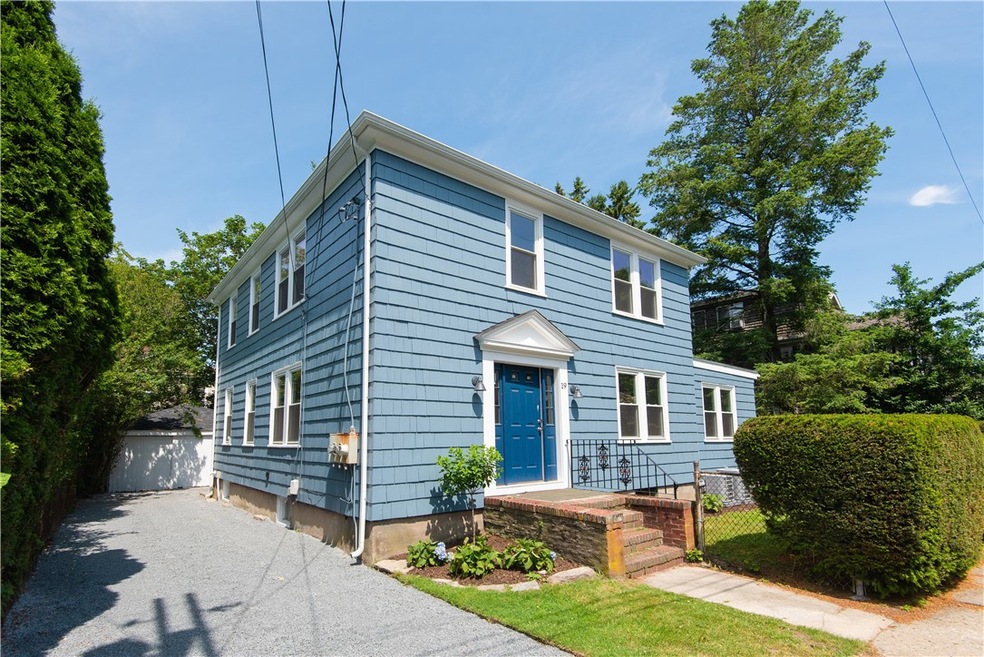 19 Earl Ave unit 1, Newport, RI 02840 - photo 1