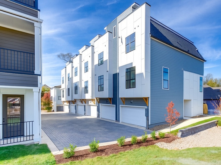 For Sale $727,850 • Co-Listing Agent