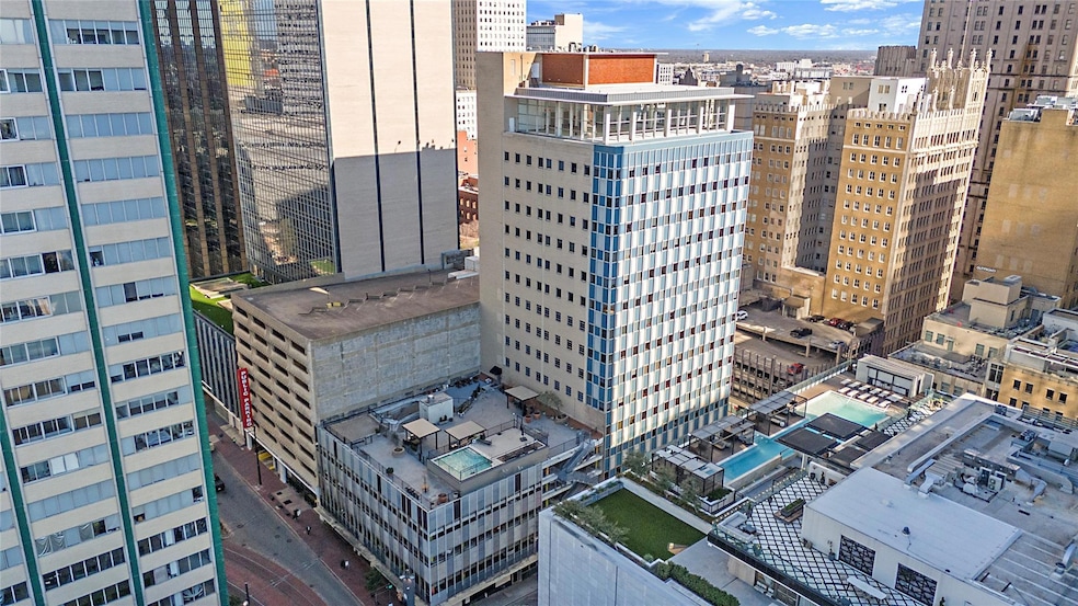 1505 Elm Condos: 16 stories in the heart of Downto