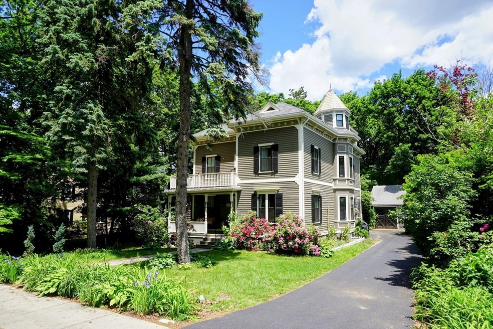 20 Fern St unit 1, Auburndale, MA 02466 - photo 1