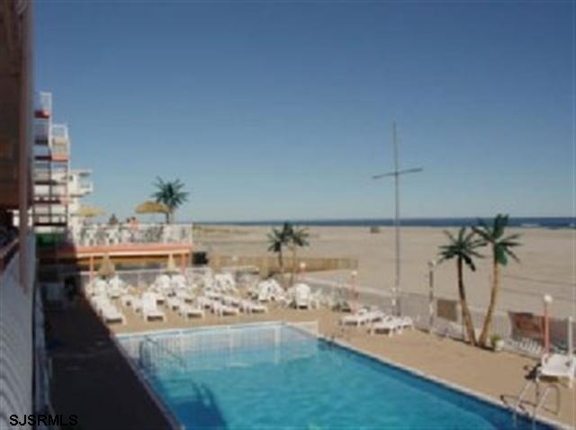 427 E Miami Ave unit 207, Wildwood, NJ 08260 - photo 1