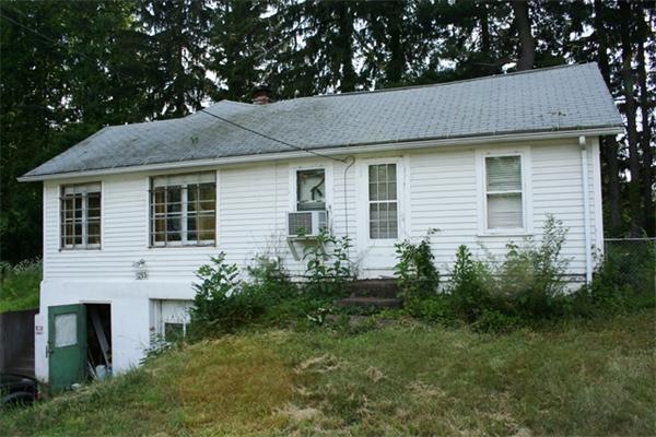 1265 Amostown Rd, West Springfield, MA 01089 - photo 1