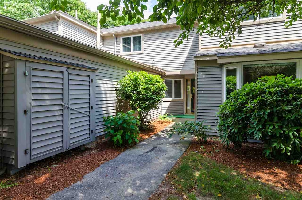 58 Walden Pond Dr, Nashua, NH 03064 - photo 1