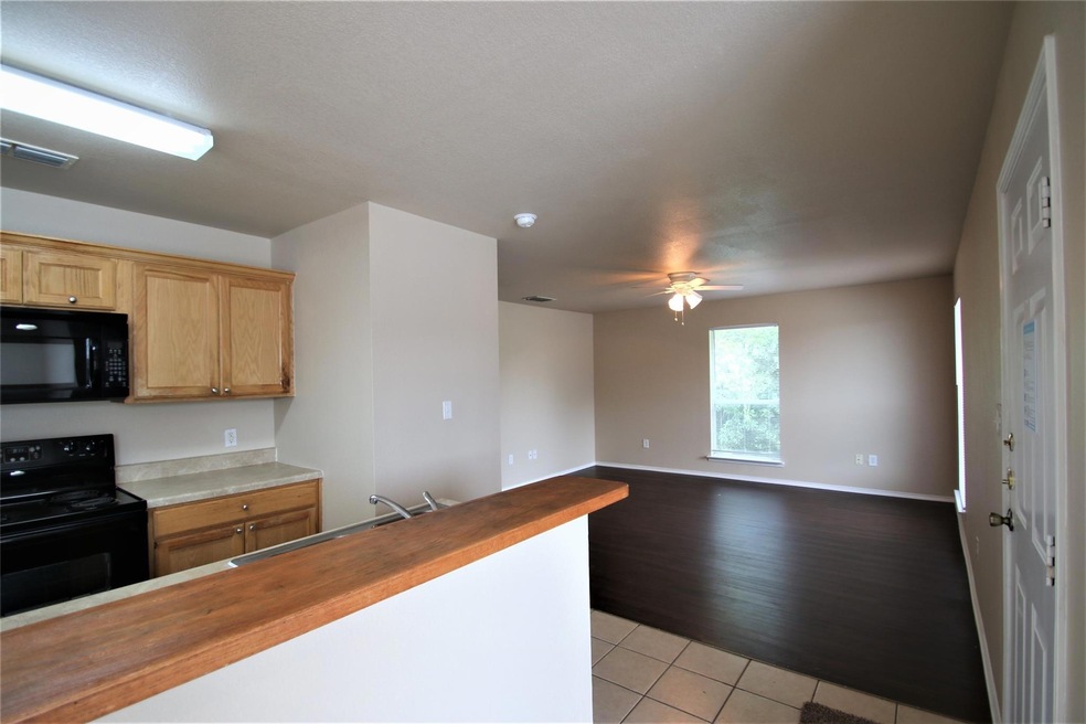 219 N Denton St unit 200, Weatherford, TX 76086 - photo 1