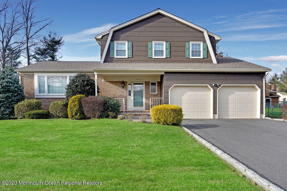 1041 Ellis Pkwy, Edison, NJ 08820 - photo 1