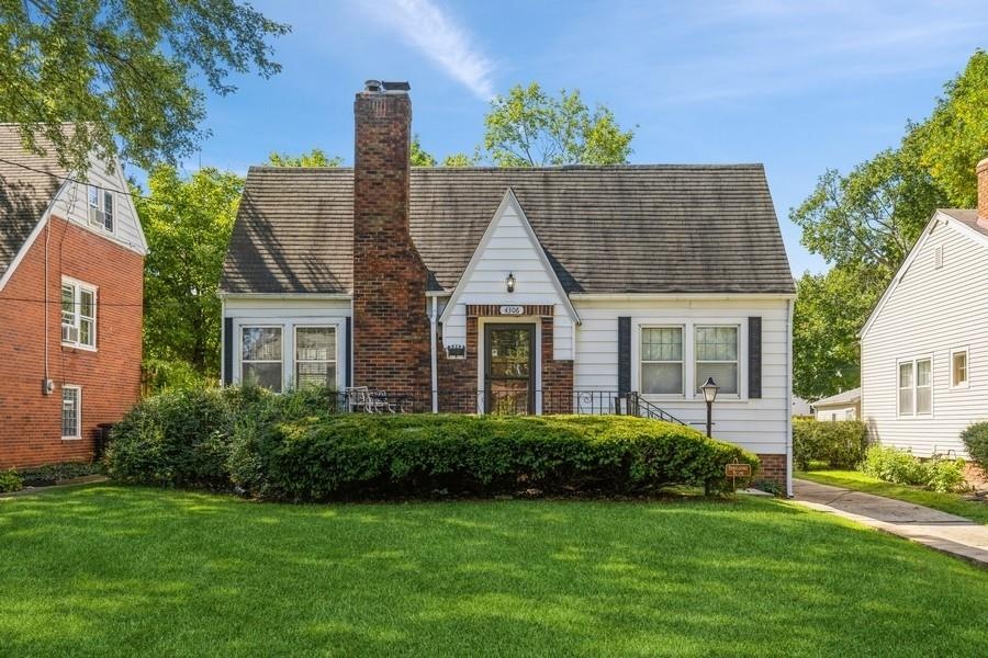 4306 Sheridan Ave, Des Moines, IA 50310 - photo 1