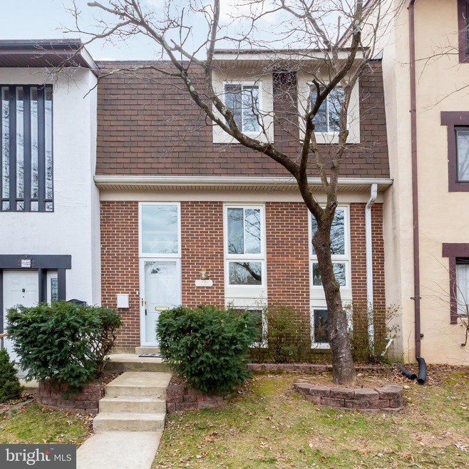 9505 Barcellona Ct, Fairfax, VA 22031 - photo 1