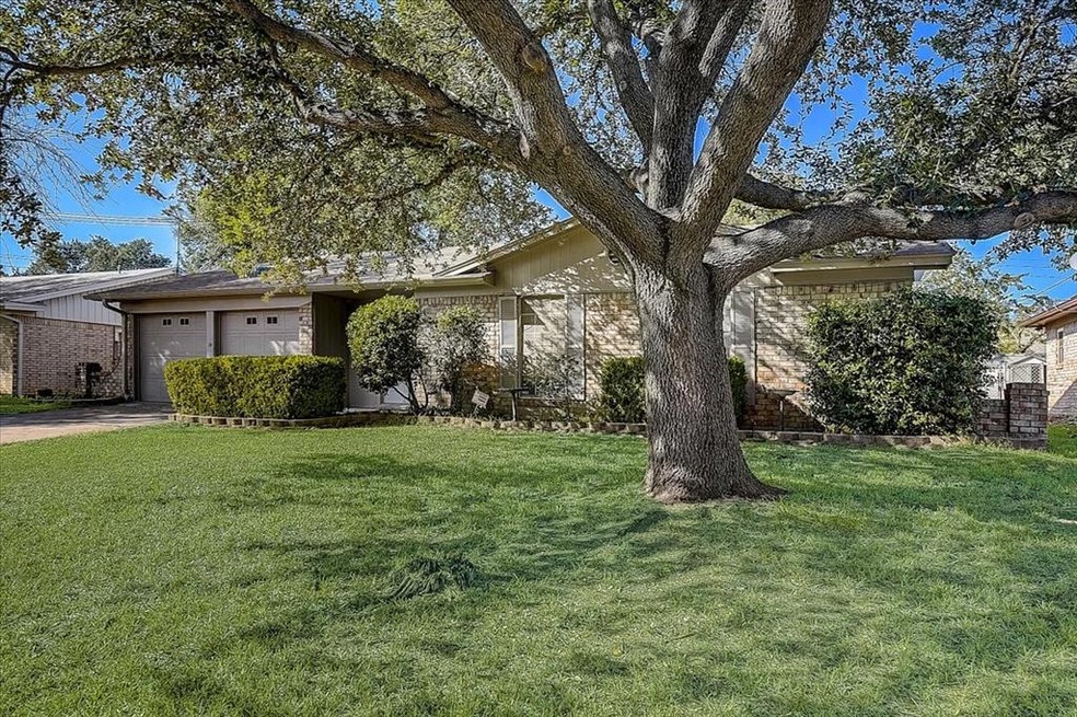 1048 W Cheryl Ave, Hurst, TX 76053 - photo 1