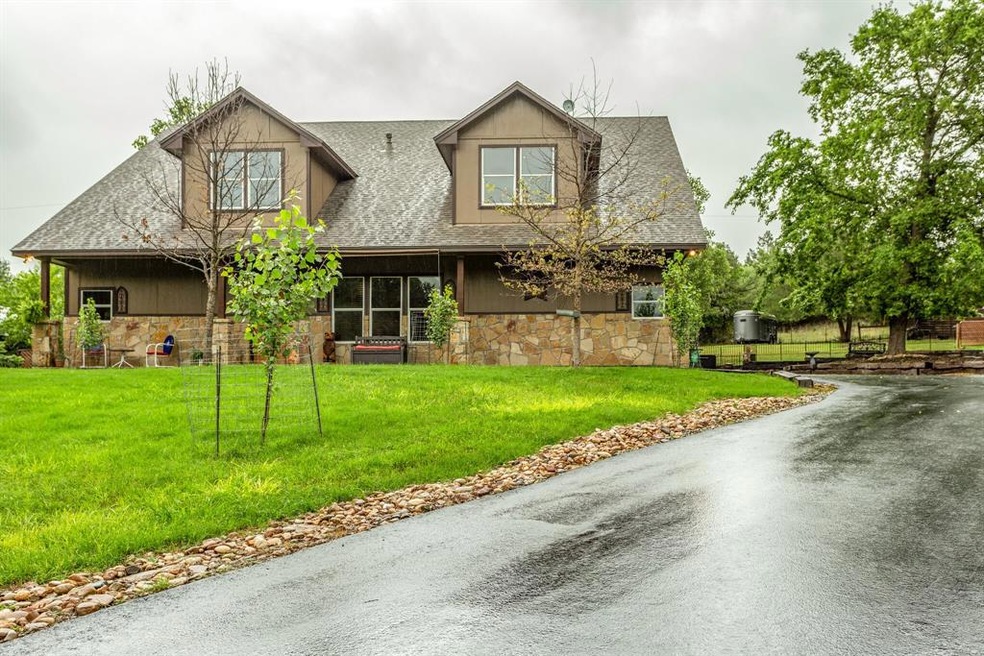 424 Valley Rd, Weatherford, TX 76087 - photo 1