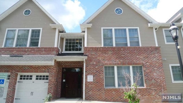 20 Hemlock Ln, Tenafly, NJ 07670 - photo 1