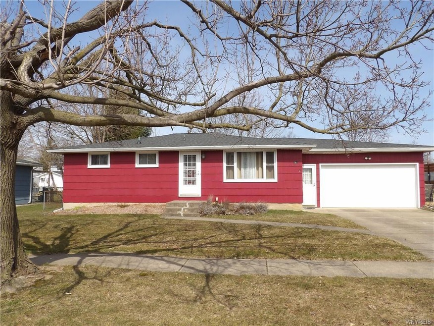 760 Castlebar Dr, North Tonawanda, NY 14120 - photo 1