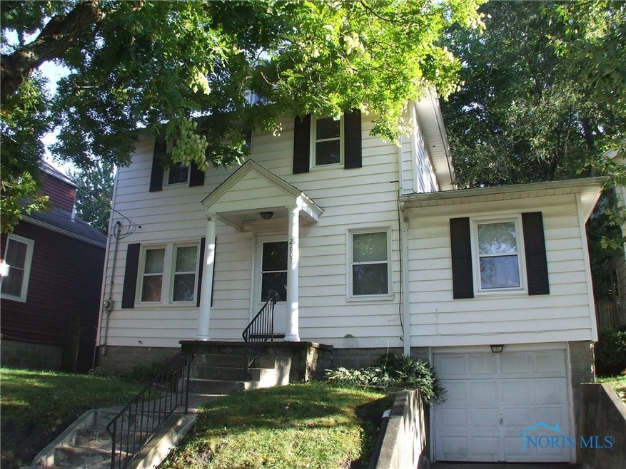 Nice curb appeal.  Attached garage.  Very nice sur