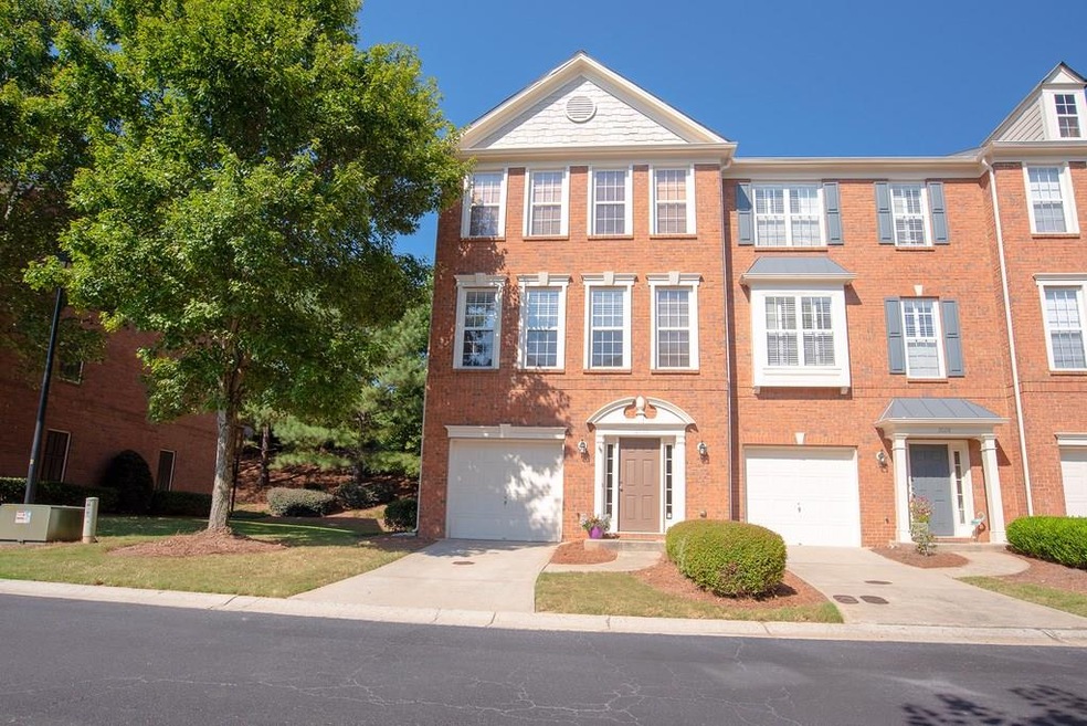 Beautiful End Unit TownHome